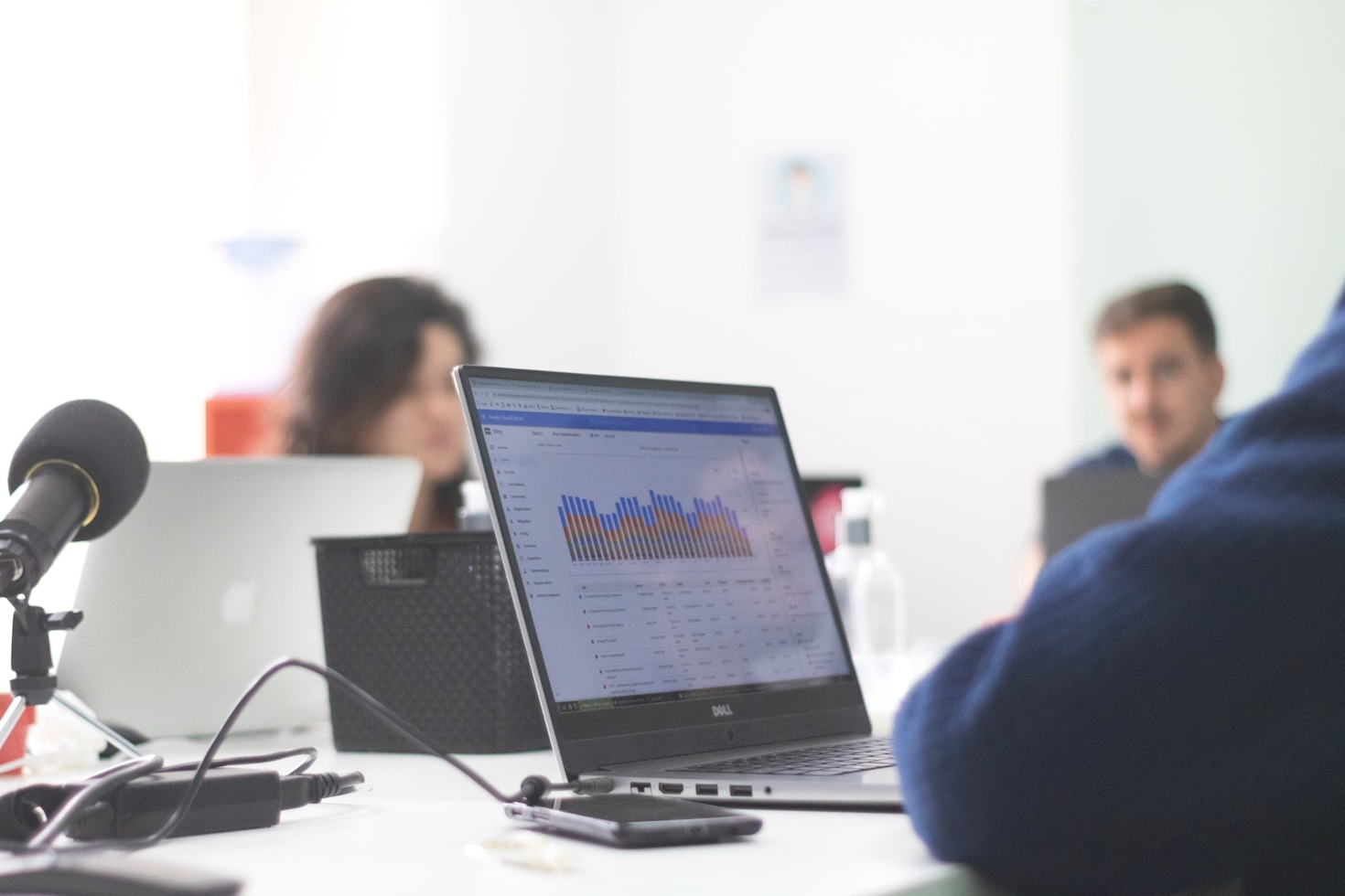 How to Navigate the Challenges of Starting a Business